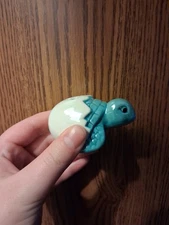 Cracker Barrel Baby Sea Turtle Hatching Out of Egg Pepper Shaker Ceramic 4"