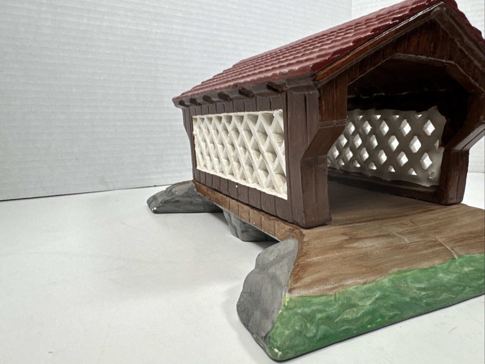 Vintage Byron Molds Covered Bridge Red 1980s