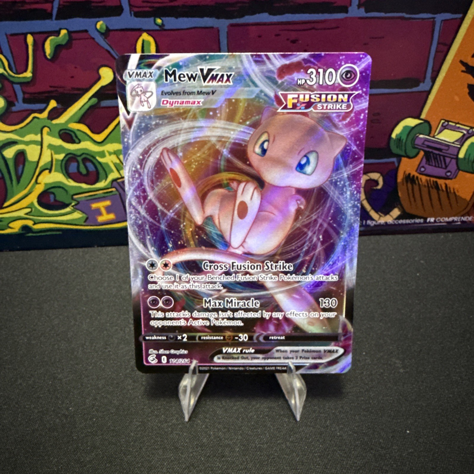 Pokémon Fusion Strike Mew VMAX Ultra Rara 114/264 – Carta Non Graduata NM O Migliore