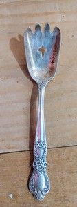 1847 Rogers Bros. Silverplate HERITAGE BON BON SERVING SPOON 6" Vintage