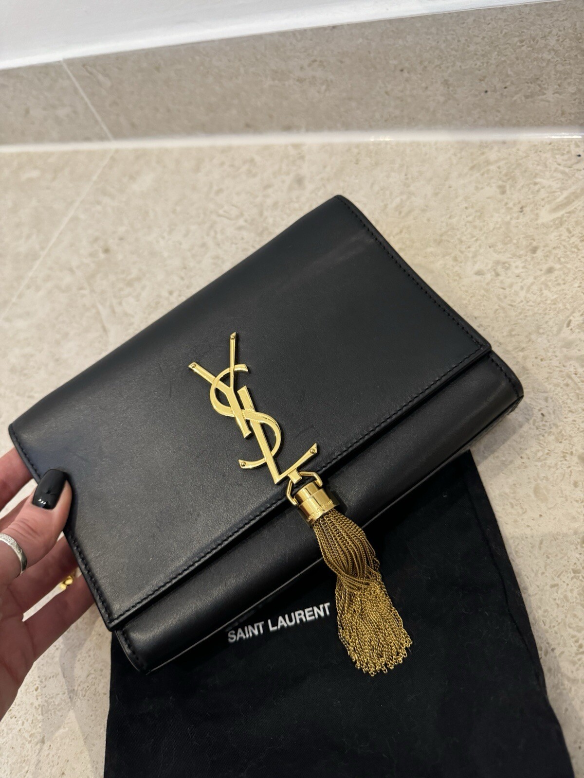 Borsa a tracolla SAINT LAURENT Kate Monogramme in pelle nera