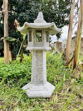 Statua pagoda giapponese, lampada lanterna per giardino zen in cemento e pietra