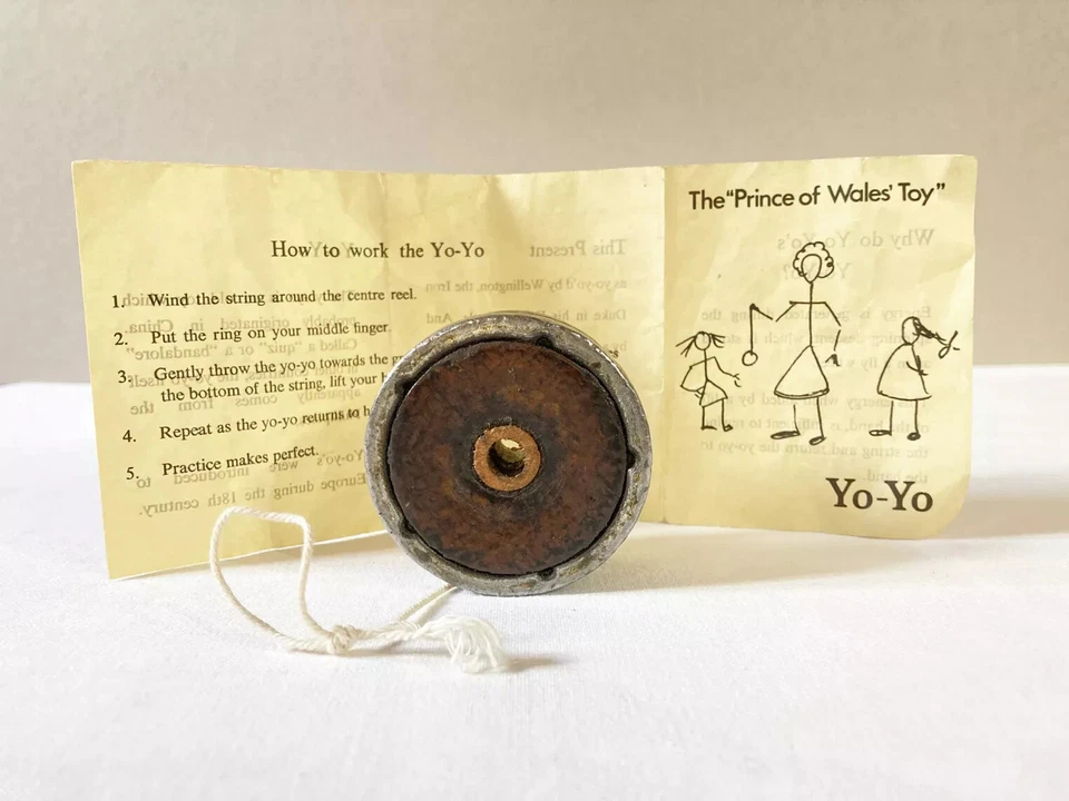 Ancien yoyo anglais en bois et métal - Photo 3/4