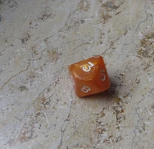 King Cards Pearl orange d10 - OOP dice