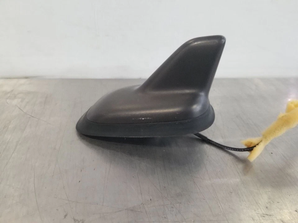 08 2008 VOLKSWAGEN VW R32 ANTENA ALETA DE TIBURÓN NEGRO Foto 3 de 4