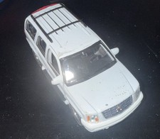 Mini Car 1/24 Scale Diecast Model, 2002 Cadillac Escalade, Near Mint