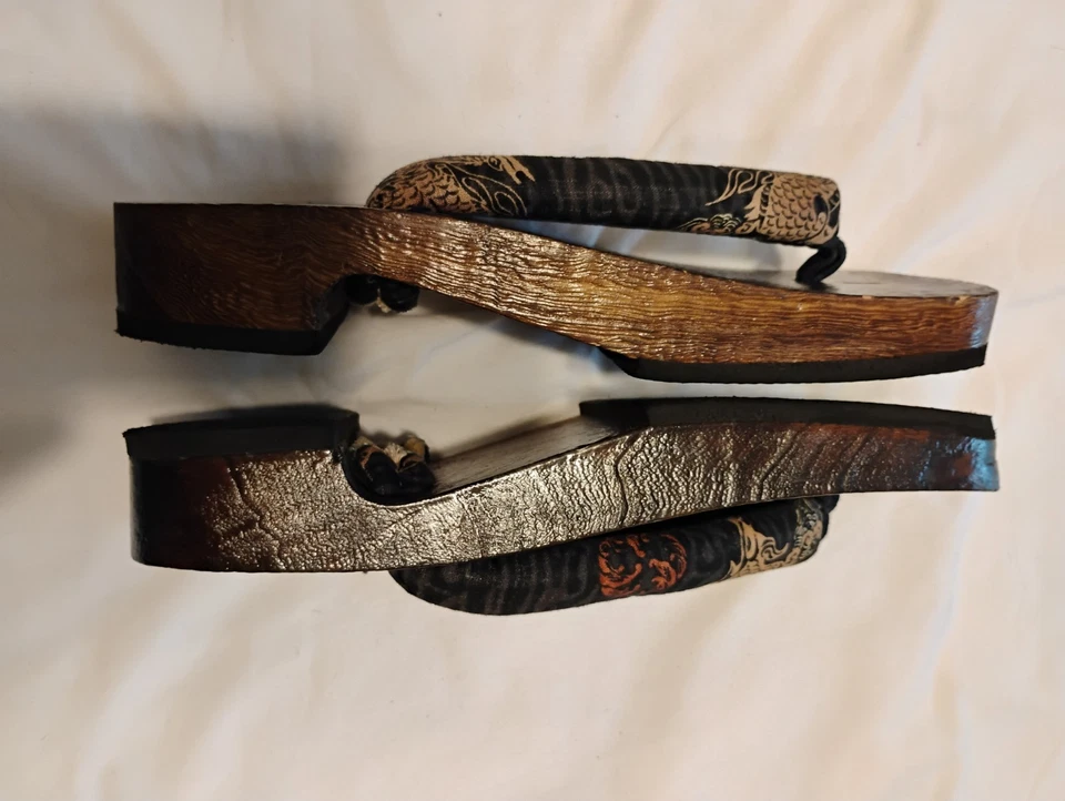 Sandalias tradicionales de madera con zuecos japoneses Geta de 10 pulgadas Foto 3 de 4