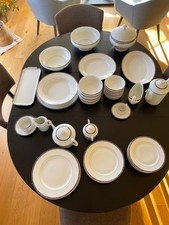 service de table en porcelaine de limoges 94 piéces état neuf