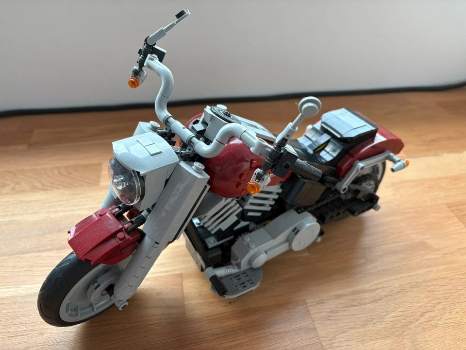 LEGO Creator 10269 Harley-Davidson Fat Boy, Foto 1 von 5