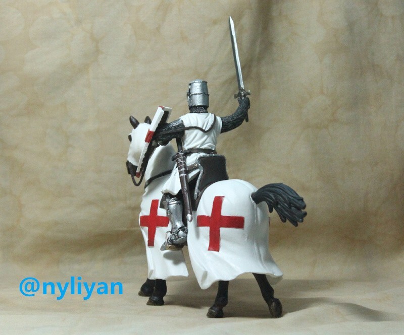1/18 Miniatures Crusader Knights Robe Templar Sword Knight Scene Props Figure
