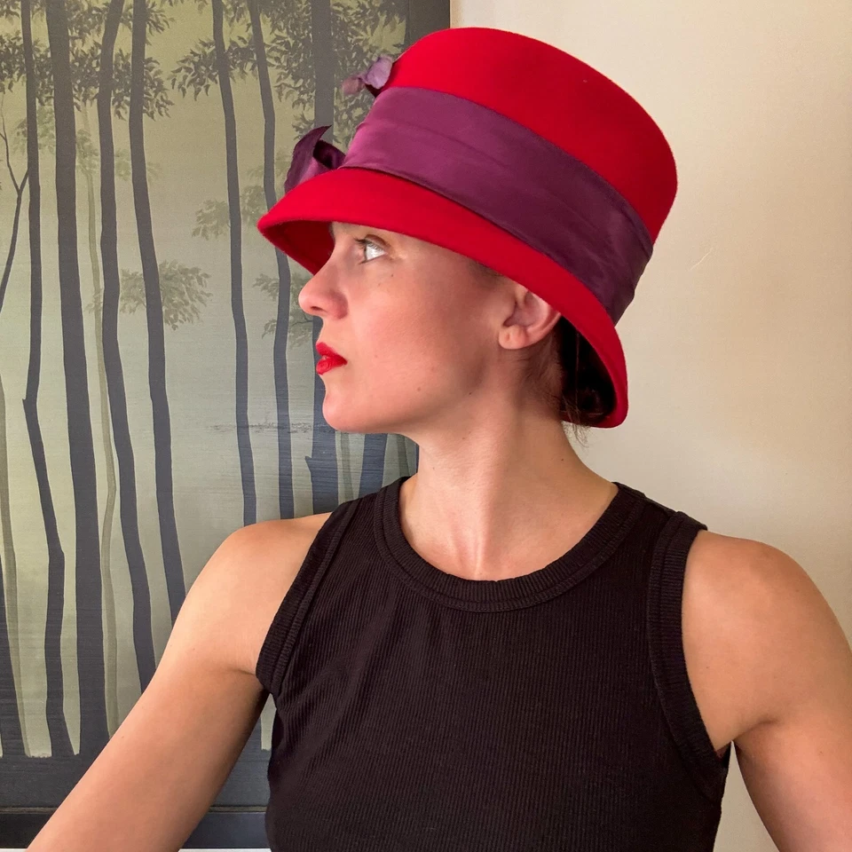 Sombrero vintage rojo lana púrpura seda lazo estilo derby para mujer Foto 4 de 4