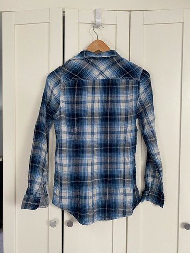 GRAY SAKS FIFTH Boyfriend Shirt sz L Plaid Blue Soft Long Sleeve Western Style - Picture 4 of 8
