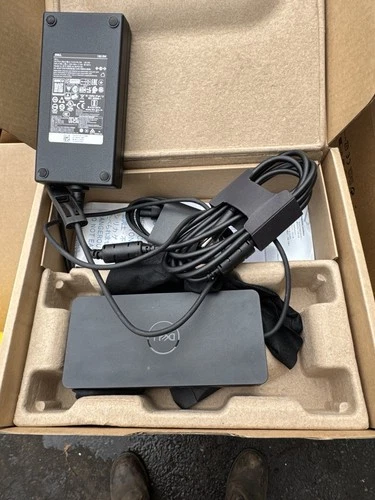 Dell D6000 Universal Docking Station & 180w adapter In  Open Box