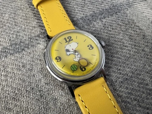 1970s Timex Snoopy Tennis Yellow MYSTERY BALL Mechanical Watch - Vintage working