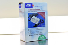 Manual inflation blood pressure monitor