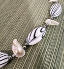 Mother of Pearl Flower Shells Black/White Stones Nickel Free Necklace Beautiful — photo 4