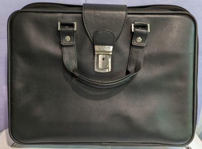 Kenneth Cole Reaction Briefcase/Laptop Case with Shoulder Strap in
