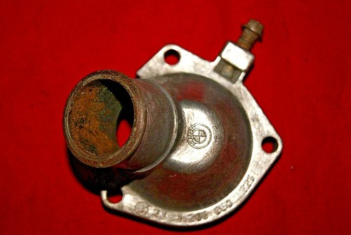 BMW 1265058 Wasserstutzen Wasserrohr Stutzen Kühlwasserrohr E21