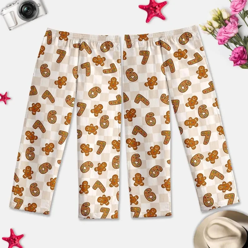 Pijama de Navidad de pan de jengibre, divertidos pijamas navideños con galletas festivas y números Foto 3 de 4