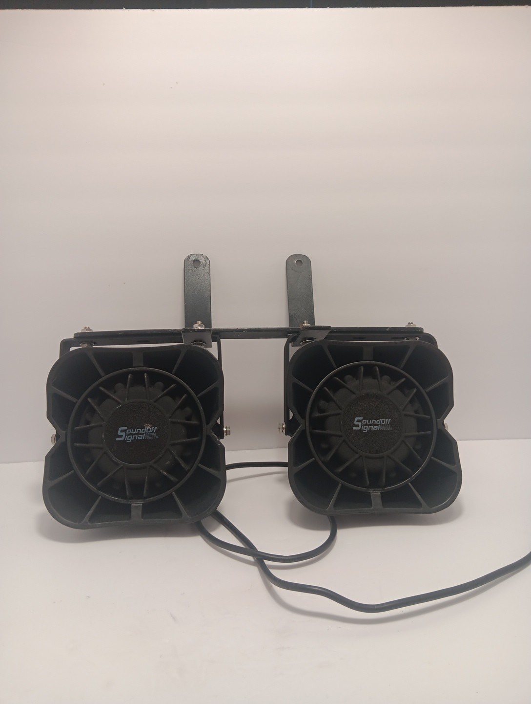  2 SoundOff Signal siren speaker 100w -  universal bracket  
