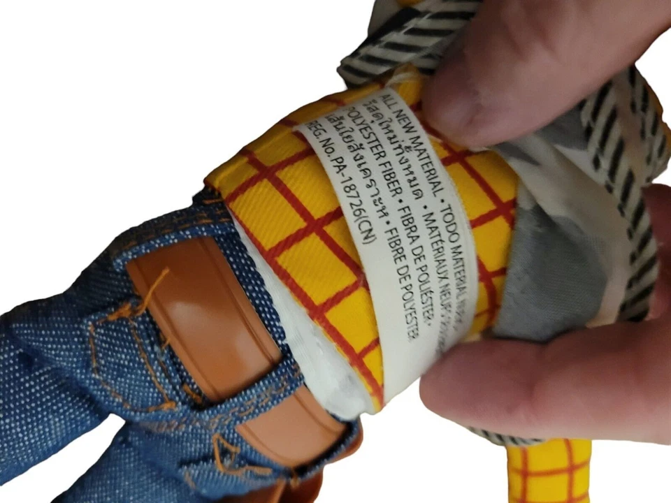 Raro Pixar Sheriff Woody Tirar de Cuerda Muñeca Hablante 15" Dice 12 Frases Toy Story  Foto 3 de 4
