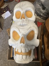 Hyde  Eek 22.5  Blow Mold Stack Skulls Light  Sounds Halloween - No Stake