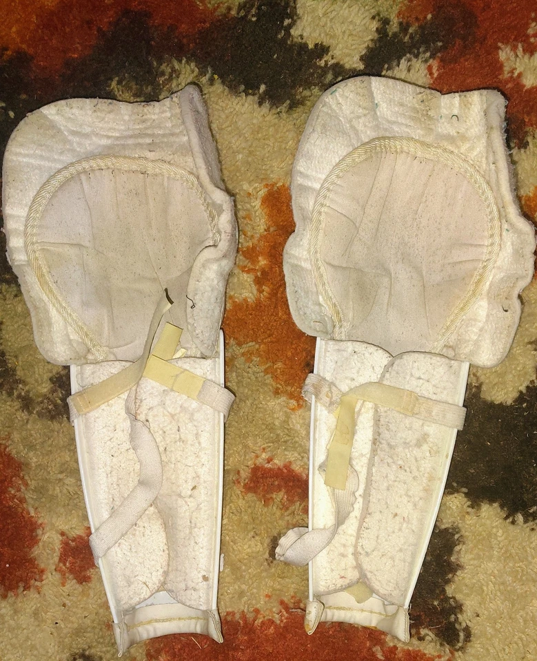 Espinilleras para piernas de hockey sobre hielo KOHO 15 1/2" 39 cm SG 47 Foto 3 de 3