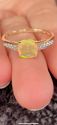 Ring 9 kt Gold TGGC Äthiopischer Opal und weißer Saphir
