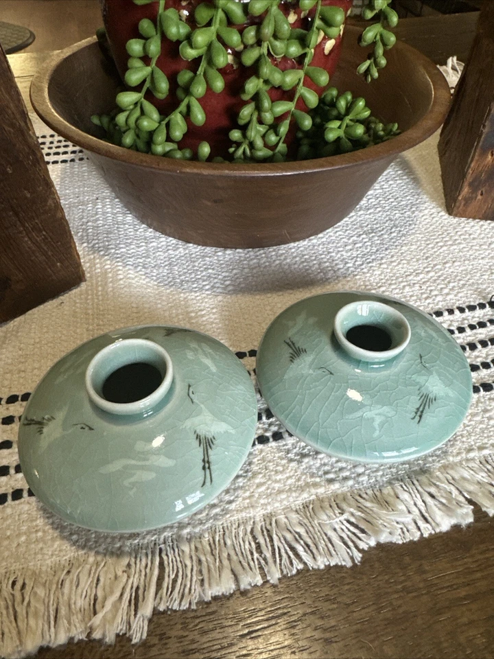 Juego de 2 grúas coreanas antiguas con incrustaciones obra de arte olla de agua de porcelana Celadon. Foto 4 de 4