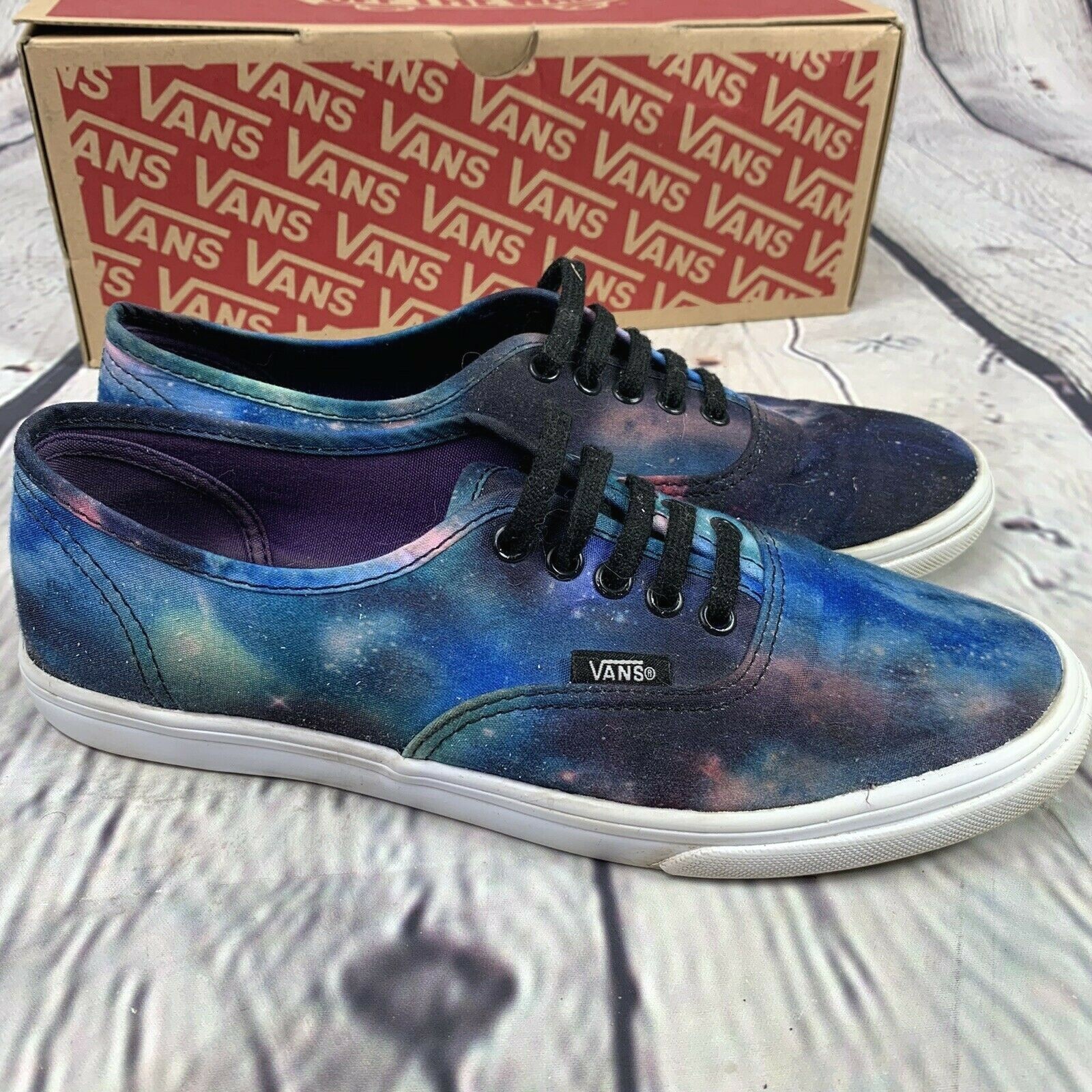 vans women's atwood low top sneaker