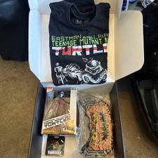 NECA Loot Crate Exclusive TMNT Comics Claw Shredder Figure - M Shirt