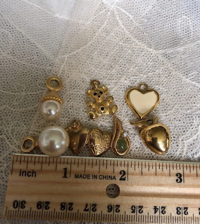 Vintage Gold Tone Pendant Jewelry  Repurpose Wear XD-49
