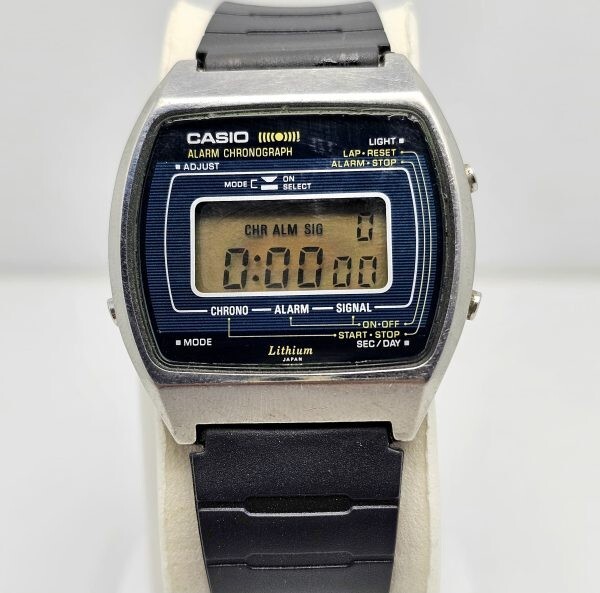 Casio Alarm Chronograph Lithium 83QS-41 Digital Quartz Vintage Casio Alarm Chronograph Lithium 83QS-41 Digital Quartz Vintage