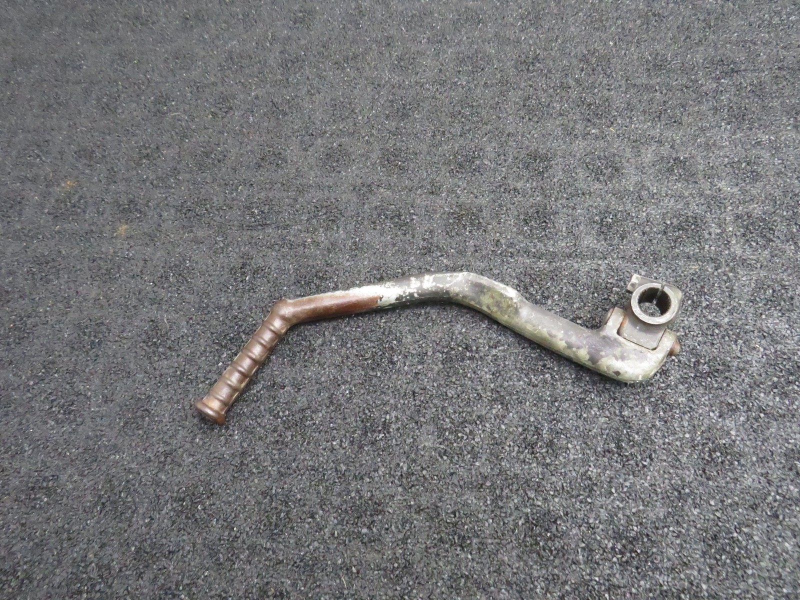 81 82 83 HONDA XR 200R XR200 XR200R OEM KICKER KICK START LEVER 28300