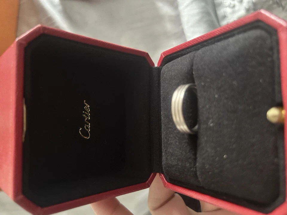 Alianza de boda Cartier de oro blanco para hombre Foto 3 de 3