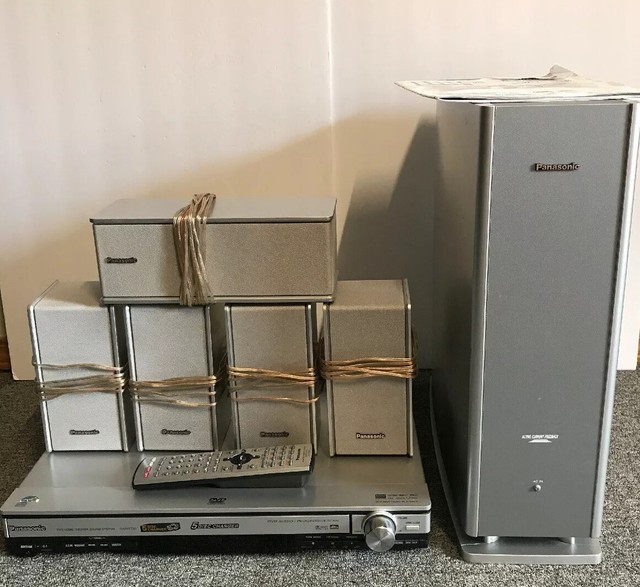 Panasonic SAHT700 5 Disc DVD Home Theater System W/Remote ( No Power