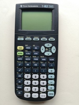 Texas Instruments TI - 82 Statistiken Taschenrechner mit Deckel. Gebraucht, funktionstüchtig.