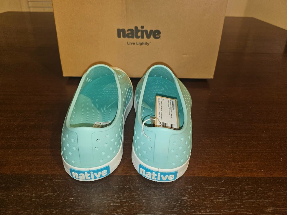 Zapatos Nativos Jefferson Hortensia Azul/Cáscara Blanco Talla J5 Nuevos en Caja Foto 4 de 4