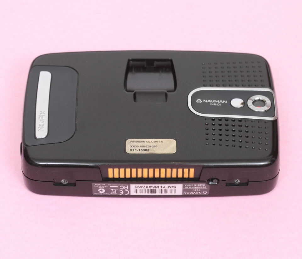 NAVMAN N40i 3.5” GPS Car Navigation System Sat Nav w/ Camera + Car Charger - Image 4 of 4