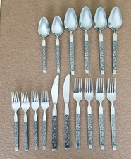 16 Lifetime Cutlery Mexicali Rose Forks, Kniv...