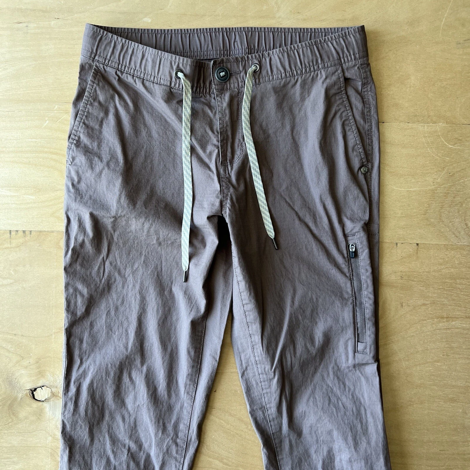 vuori ripstop cargo casual workout athleisure pants