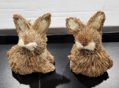 Target Bullseye Playground Sisal Straw Bunny Rabbit Figurine Pair Easter 2023