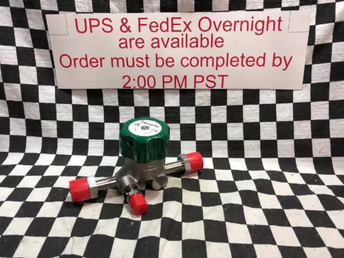 Swagelok Diaphragm Sealed 1/2" VCR X 1/4" VCR, 6L-ELD8-11XM-P, SHIPSAMEDAY#122W6