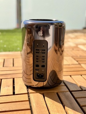 Mac Pro 2013 6.1, / 2.7GHz 12-Core / 128GB / 1TB / 2x D700