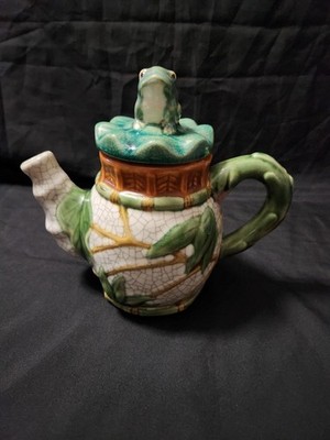 Vintage Oriental Accents Crackle Finish Porcelain Frog Teapot Bamboo Design