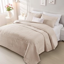 Whale Flotilla Queen Quilt Bedding Set Lightweight Microfiber Beige 3-Piece