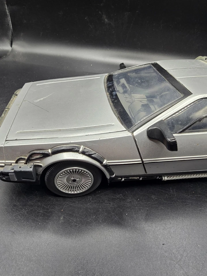 Diamond Select Back to The Future Part II 30th Anniv 1/15 Iced Time Machine - Image 2 of 4