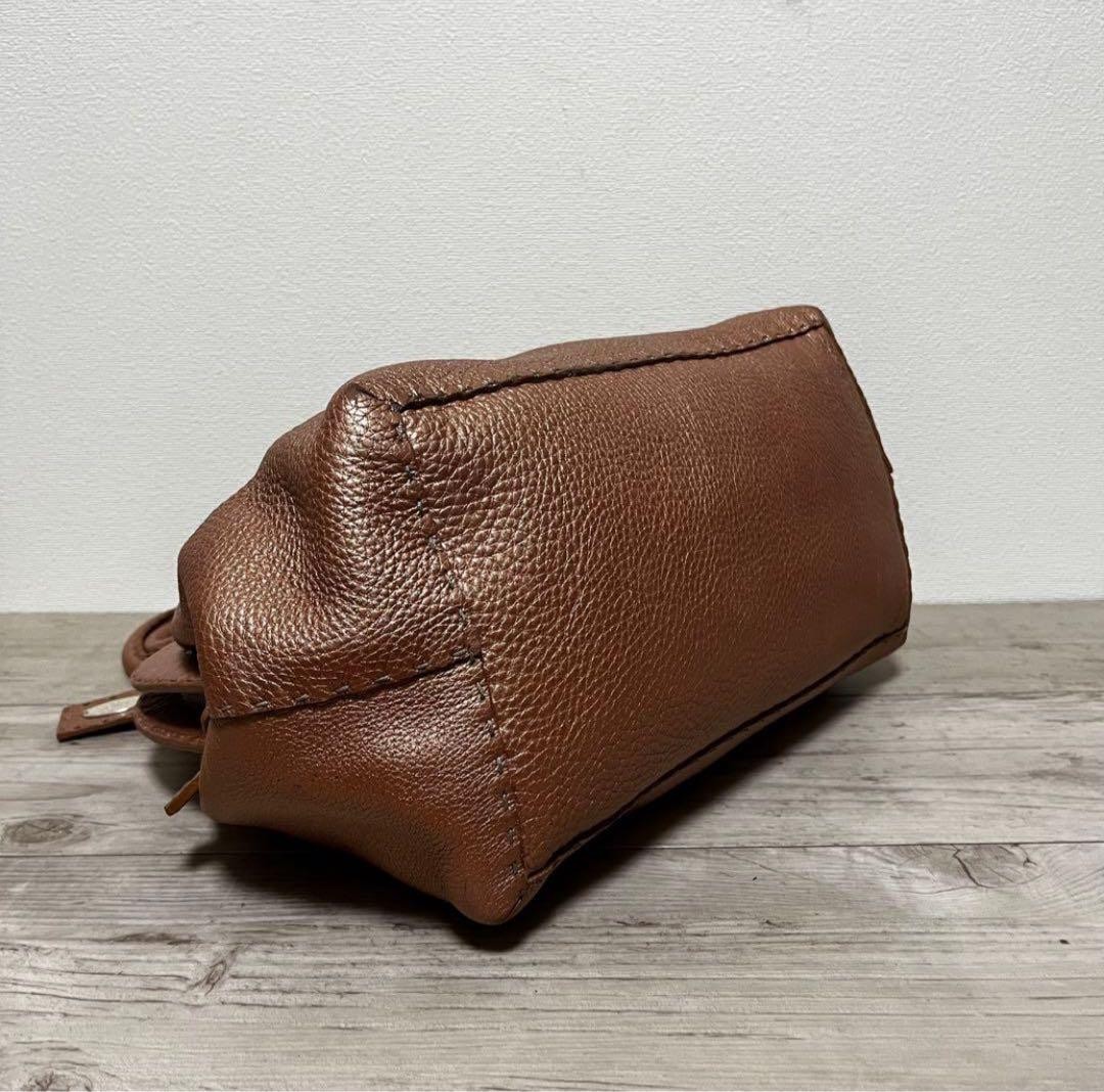 FENDI Cuoio Romano leather handbag with a grained finish and ample storage space thumbnail 5