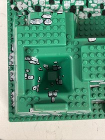 LEGO Green 32x48 Raised Baseplate Stone Path Pits 6091 10176 Castle Part # 30271