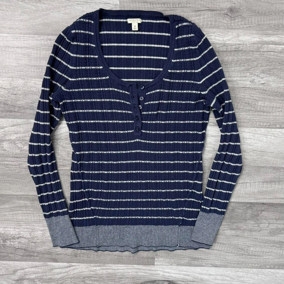 Blusa Henley manga longa listrada azul branca tamanho médio Bella Elena - Imagem 2 de 4